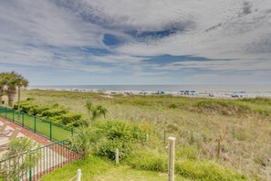 On the beach - Oceanfront North Myrtle Beach Condo w/ Patio! (North Myrtle Beach)