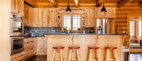 冰箱、微波炉、烤箱、炉灶