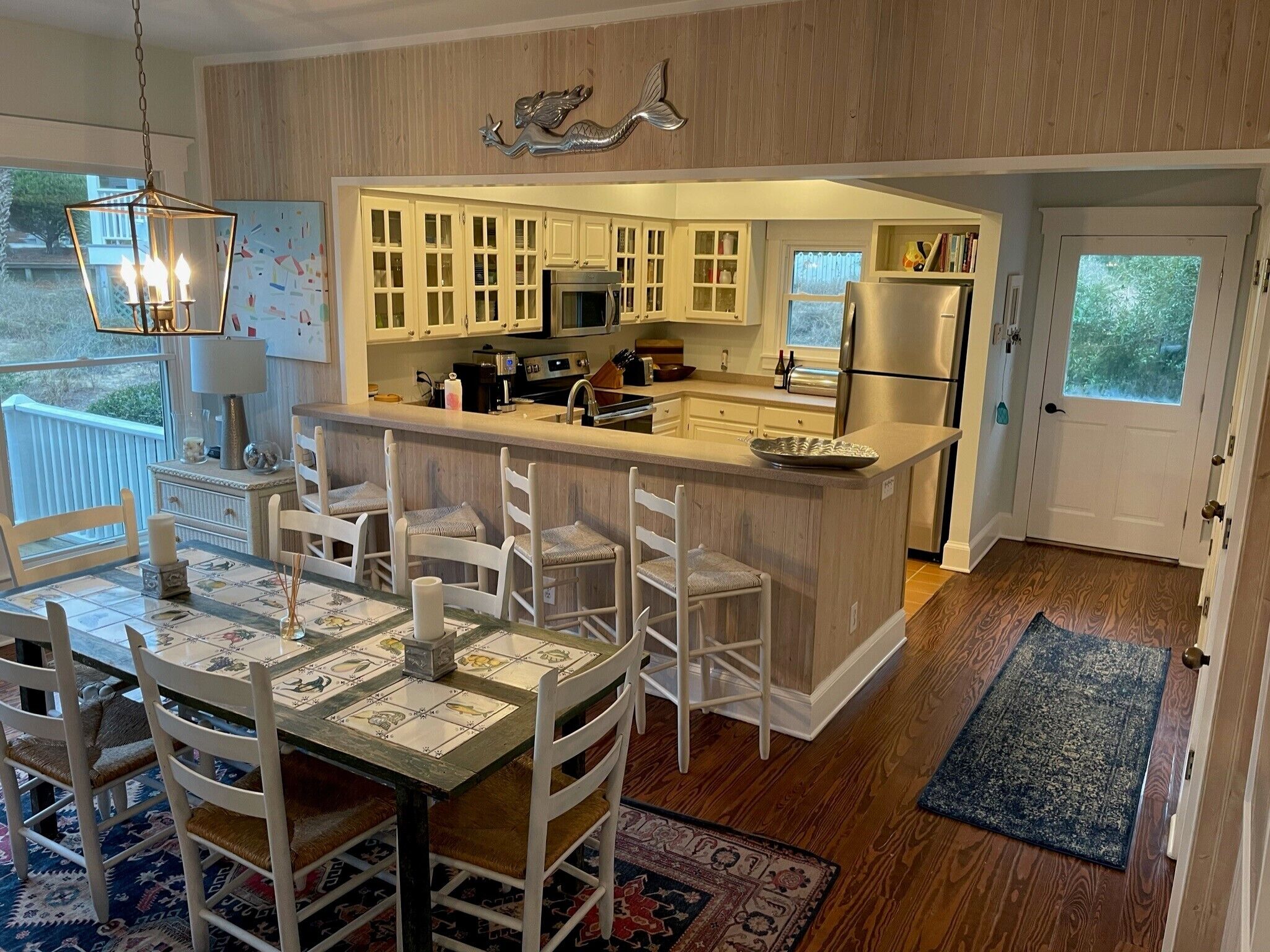 Ideal location! Charming 3 BD 2.5 BA.  Steps to beach, central to clubs!