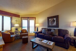 TV, fireplace, DVD player