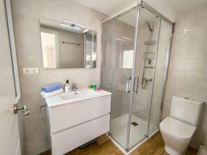 Hair dryer, towels - Apartment Suecia by Interhome (Benidorm)