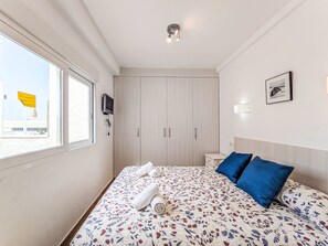 3 bedrooms, desk, iron/ironing board, WiFi - Apartment Suecia by Interhome (Benidorm)