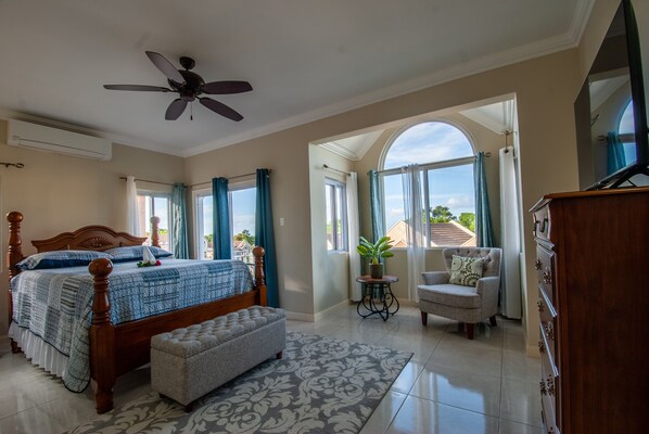 2 bedrooms, desk, iron/ironing board, free WiFi