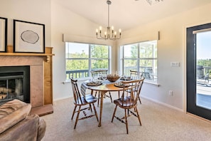 Dining - Majestic Views & Wraparound Deck: Show Low Haven (Show Low)