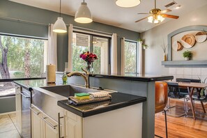 Fridge, microwave, stovetop, dishwasher