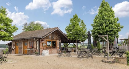 Ferienwohnung "Tipihof" mit WLAN & Privater Terrasse