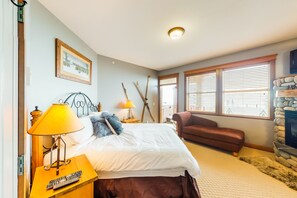 3 chambres, fer et planche à repasser, accès à Internet, literie fournie