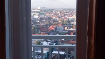 Studio Deluks | Pemandangan dari kamar