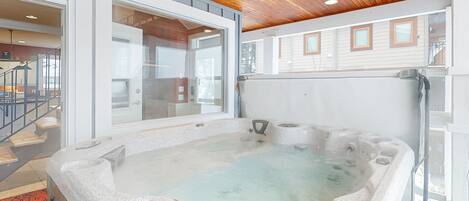 Indoor spa tub