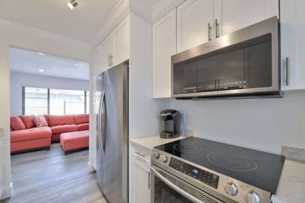 Cozy, Beach Style Villa by Atlantic Ave