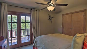 4 bedrooms, iron/ironing board, travel crib, internet