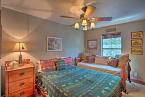 4 Schlafzimmer, Bügeleisen/Bügelbrett, Reisekinderbett, Bettwäsche