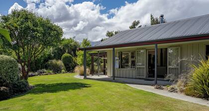 Lake Hawea Hideaway - Lake Hawea Holiday Home