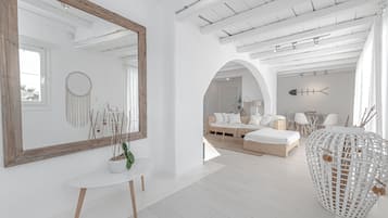 Deluxe Villa, 3 Bedrooms, Private Pool | In-room safe, individually decorated, individually furnished