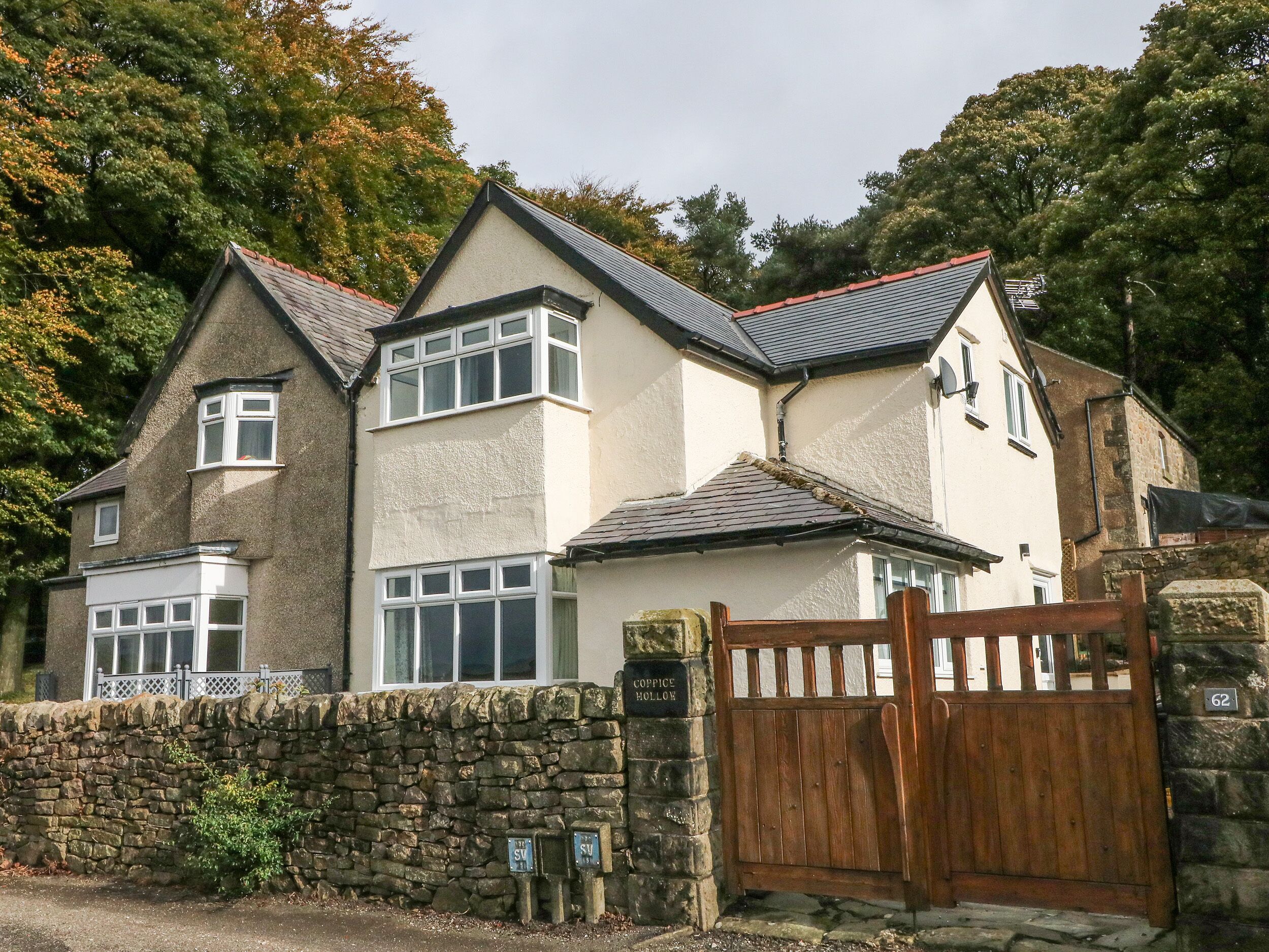 COPPICE HOLLOW, family friendly, with a garden in Buxton