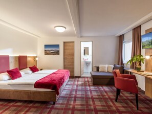 Kahden hengen classic-huone, kylpyhuone makuuhuoneen yhteydessä, vuoristonäköala