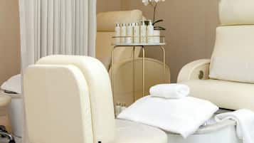 Dampfbad, Körperbehandlungen, Körperpeelings, Gesichtsbehandlungen