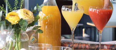 Free daily buffet breakfast