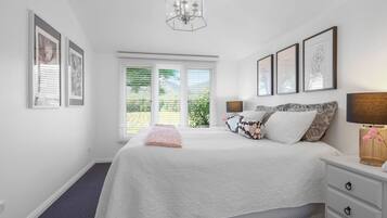 4 bedrooms, iron/ironing board, Internet