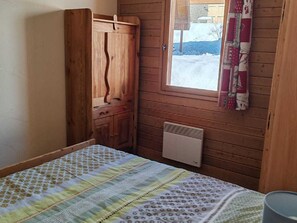 4 bedrooms, bed sheets - Chalet in Pra Loup 1500 with 4 bedrooms for 12 people (Pra-Loup)
