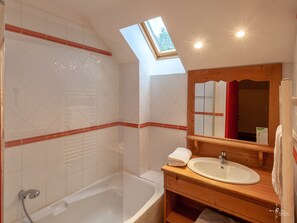 Bathroom - Modern mountain chalet in Pra Loup with 3 bedrooms (Pra-Loup)