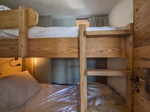 3 quartos, Wi-Fi de cortesia, roupa de cama