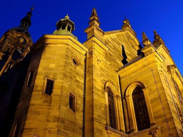 Unclassified image, 1 of 17, button