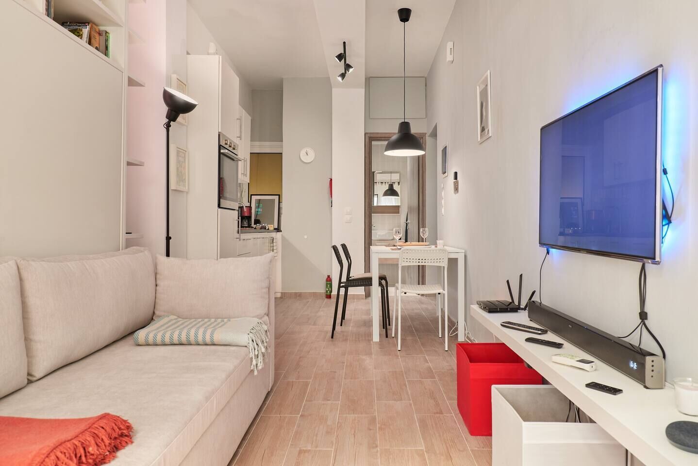 Stylish Studio Apartment Near Marina Zea