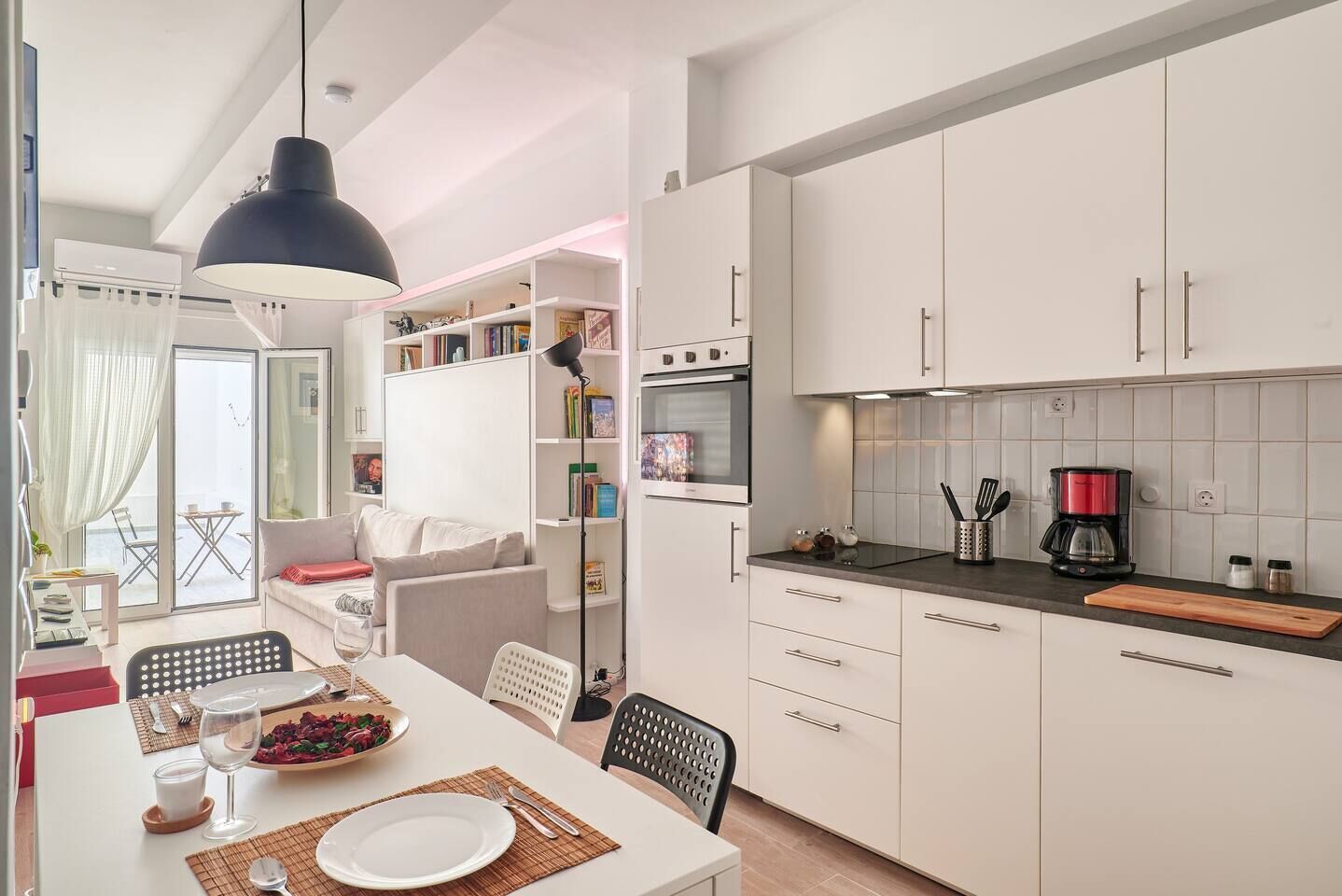 Stylish Studio Apartment Near Marina Zea