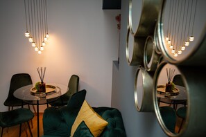Apartamento exclusivo | Zona de estar | Televisión LCD de 109 cm con canales digitales, una televisión
