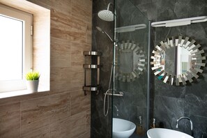Exclusive Apartment | Bathroom - Metropole Apartments Royal Ateneum (Bucharest)