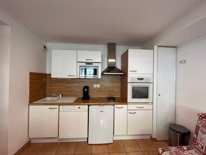 Fridge, microwave, oven, dishwasher