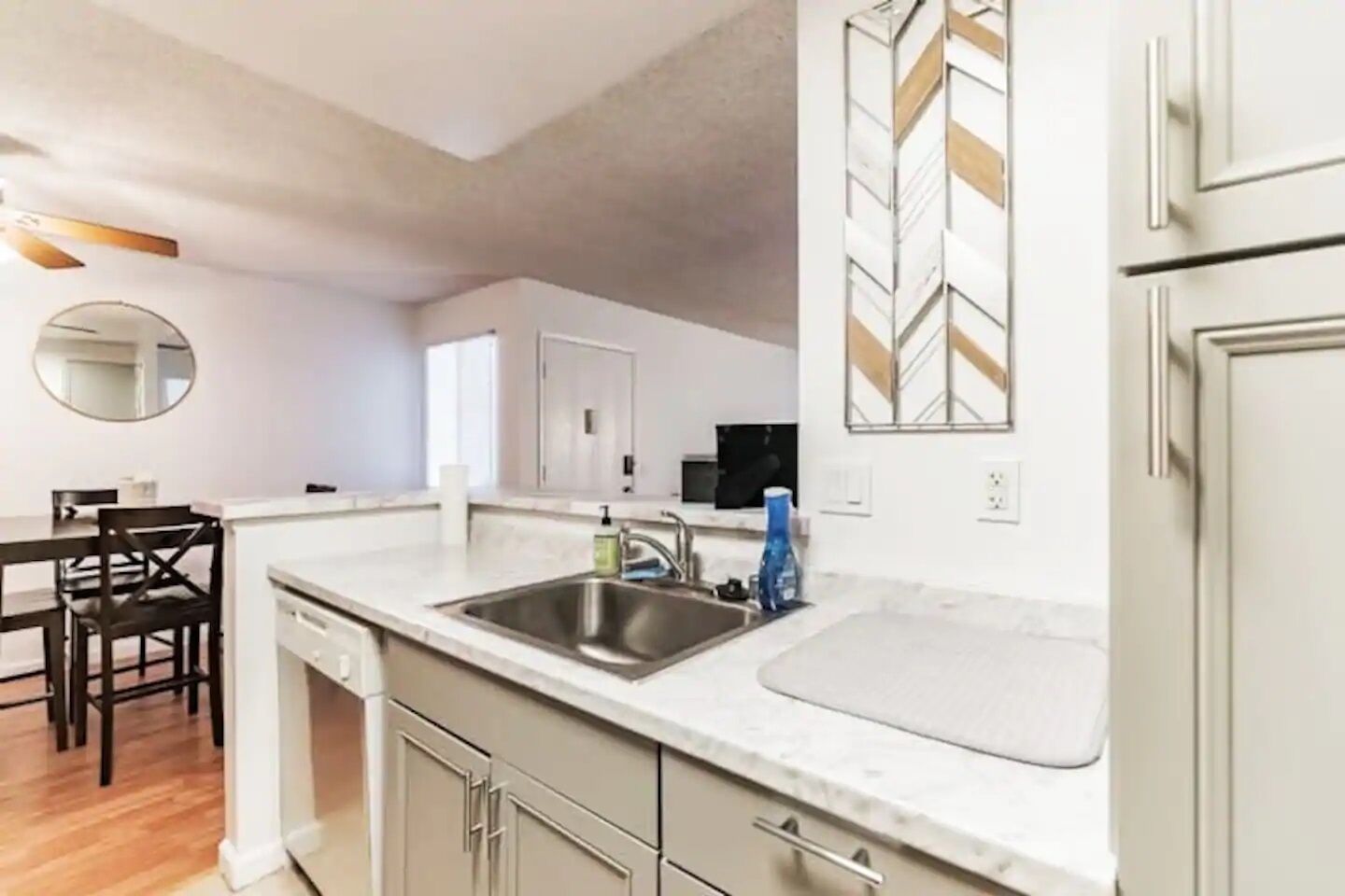 Luxe Modern Getaway in the Heart of Redlands! (CDC Safe)