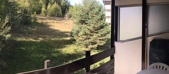 Ski-In/Out Studio in Le Roi Soleil Residence, Sauze Resort, Enchastrayes