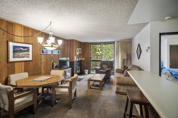 TV, fireplace, offices