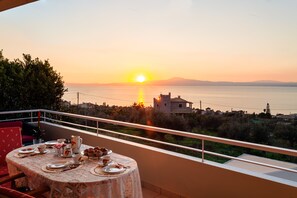 Balcony - Verga Sunset Villa - Ilia Seascape Private Retreat (Kalamata)