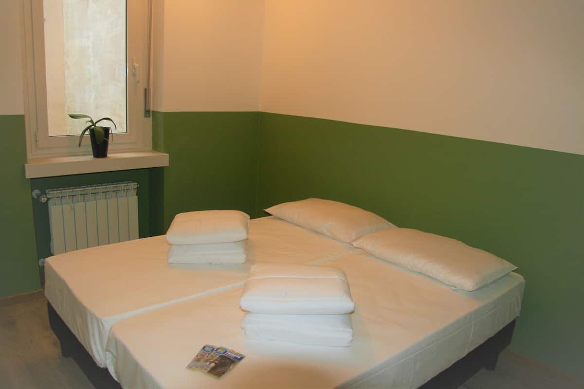 Economy Double Room, Mixed Dorm, Ensuite