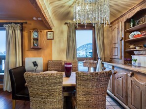 Dining - Cozy apartment with fireplace and parking in Courchevel (Courchevel 1850)