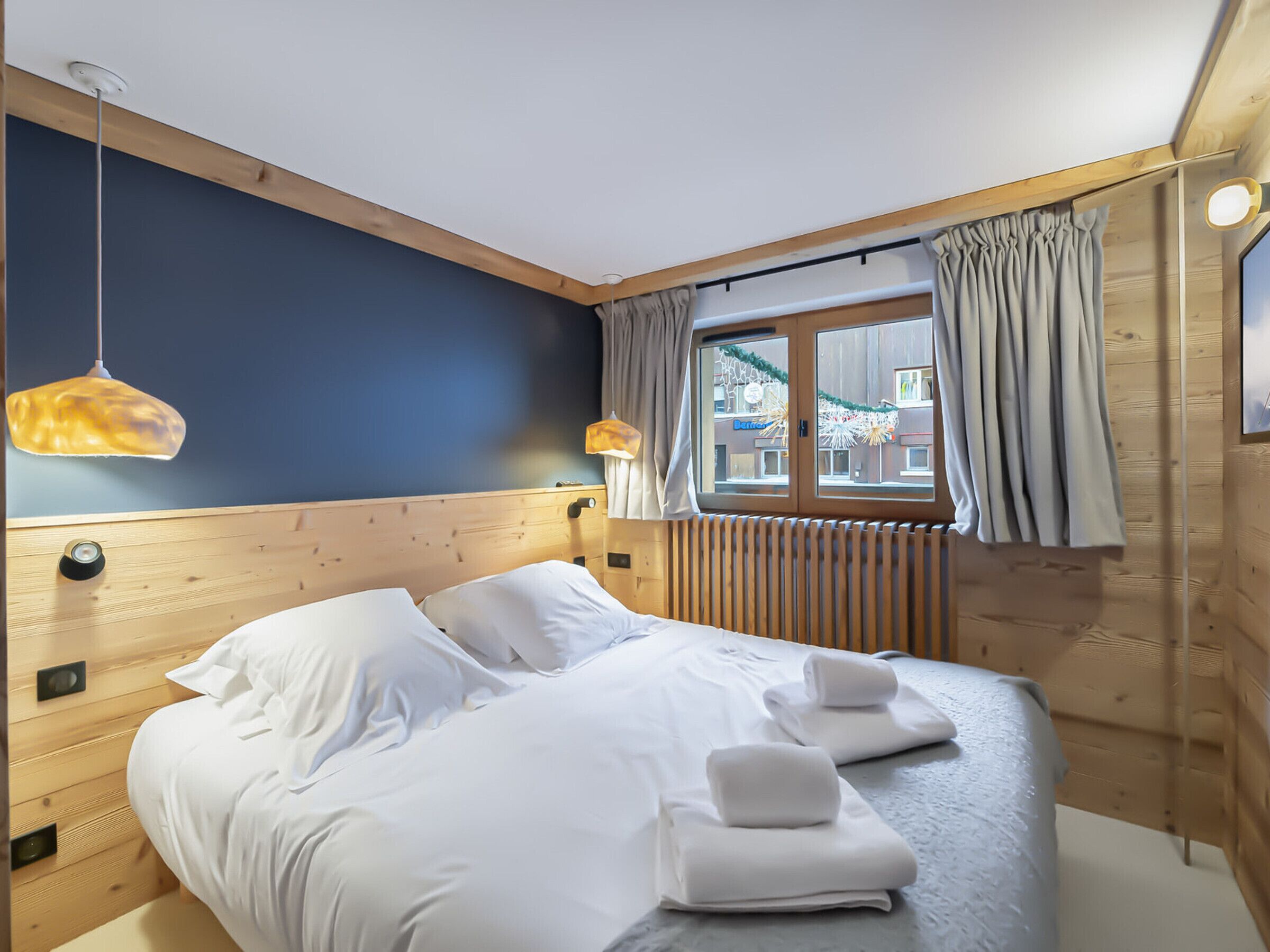 4 bedrooms, WiFi, bed sheets