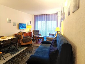 Smart TV, video games, books, video library - WINTER SUPER PRICES €1.490€ WIFI, NETFLIX,TV SAT POOL, TERRACE,HEATING175 M BEACH, (Fuengirola)