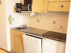 Kühlschrank, Geschirrspüler