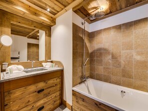 ヘアドライヤー、タオル