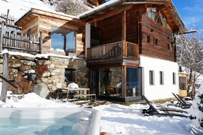 Bañera de hidromasaje exterior