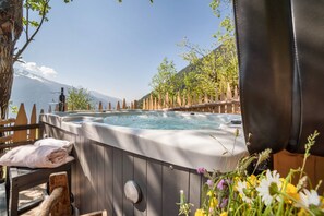 Bañera de hidromasaje exterior