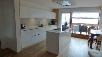 Kühlschrank, Ofen, Herdplatte, Geschirrspüler