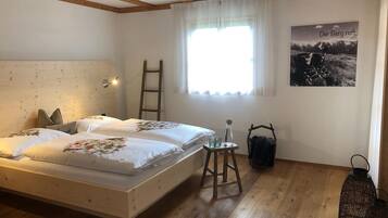 5 habitaciones, tabla de planchar con plancha y wifi gratis