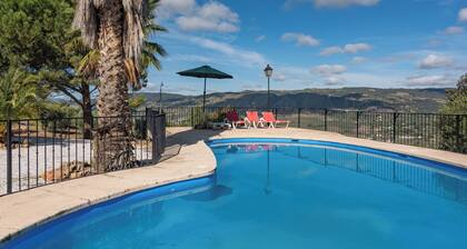 Mediterranean Villa "Palladio" in Ronda with Mountain View, Air Conditioning & Pool