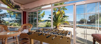 Mediterranean Villa "Palladio" in Ronda with Mountain View, Air Conditioning & Pool