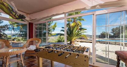Mediterranean Villa "Palladio" in Ronda with Mountain View, Air Conditioning & Pool