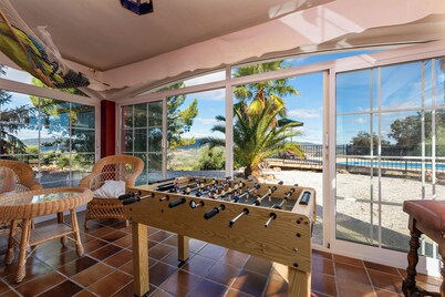 Mediterranean Villa "Palladio" in Ronda with Mountain View, Air Conditioning & Pool